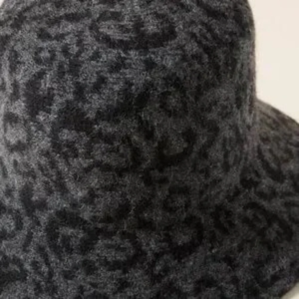 NWT Antropologie Finn Animal Print Fuzzy Bucket Hat